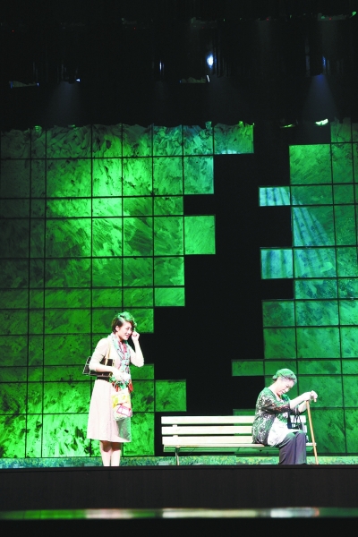 话剧新作《惹尘埃》首演 作者鲁敏一元钱转让版权